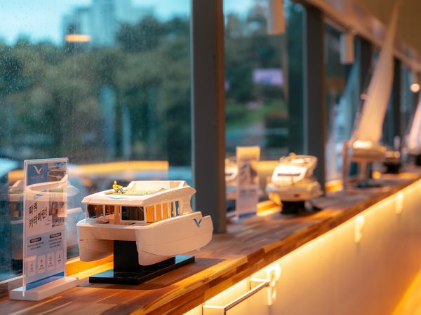 展示遊艇模型的展示架