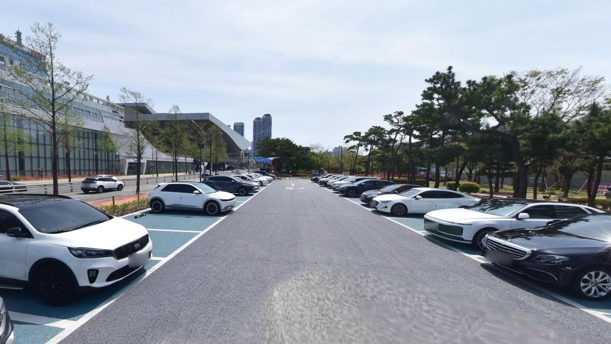 APEC Naru公園停車場